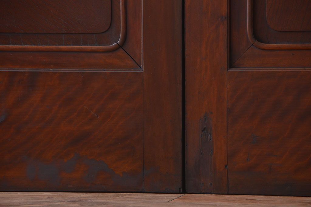 アンティーク　両開き　上質で重厚な大きなドア1対(2枚セット)