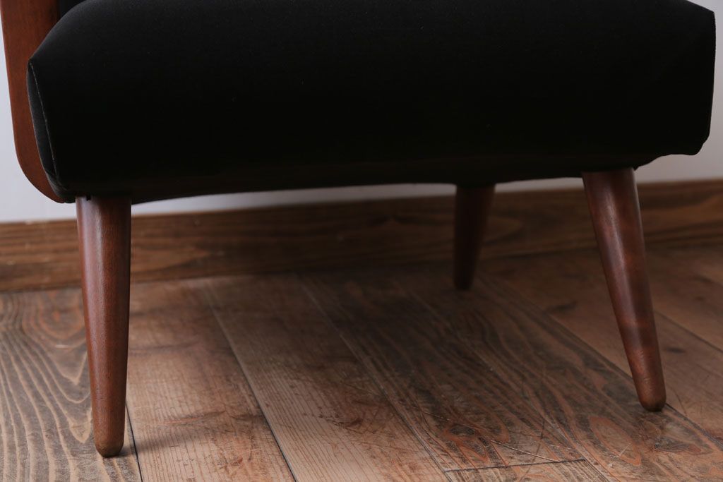 アンティーク家具　アンティーク　シックな1人掛けアームソファ