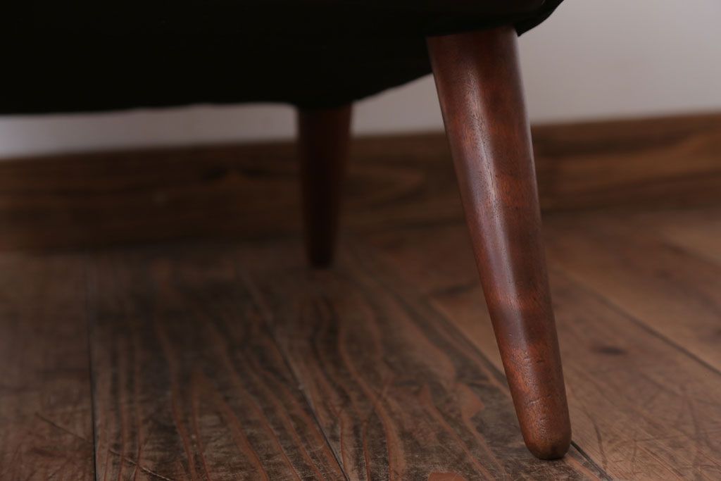 アンティーク家具　アンティーク　シックな1人掛けアームソファ