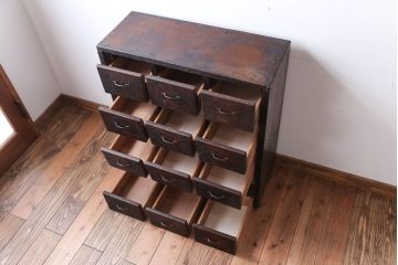 アンティーク家具　アンティーク　　三方ナラ材の12杯小引き出し