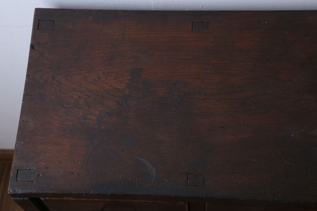 アンティーク家具　アンティーク　　三方ナラ材の12杯小引き出し