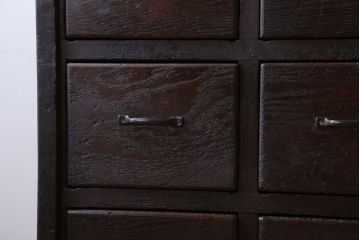 アンティーク家具　アンティーク　　三方ナラ材の12杯小引き出し