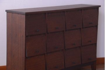 レトロ家具　昭和レトロ　かわいいパタパタ扉付き!アンティークマス目ロッカー(収納棚)(2)