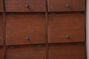 レトロ家具　昭和レトロ　かわいいパタパタ扉付き!アンティークマス目ロッカー(収納棚)(2)