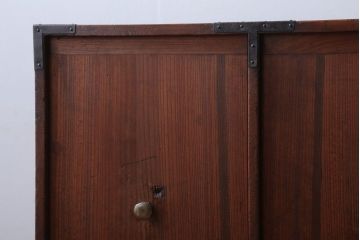 アンティーク家具　アンティーク　ケンドン式扉の丸金具付き収納棚