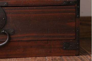 アンティーク家具　アンティーク　ケンドン式扉の丸金具付き収納棚