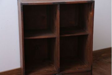 アンティーク家具　アンティーク　ケンドン式扉の丸金具付き収納棚