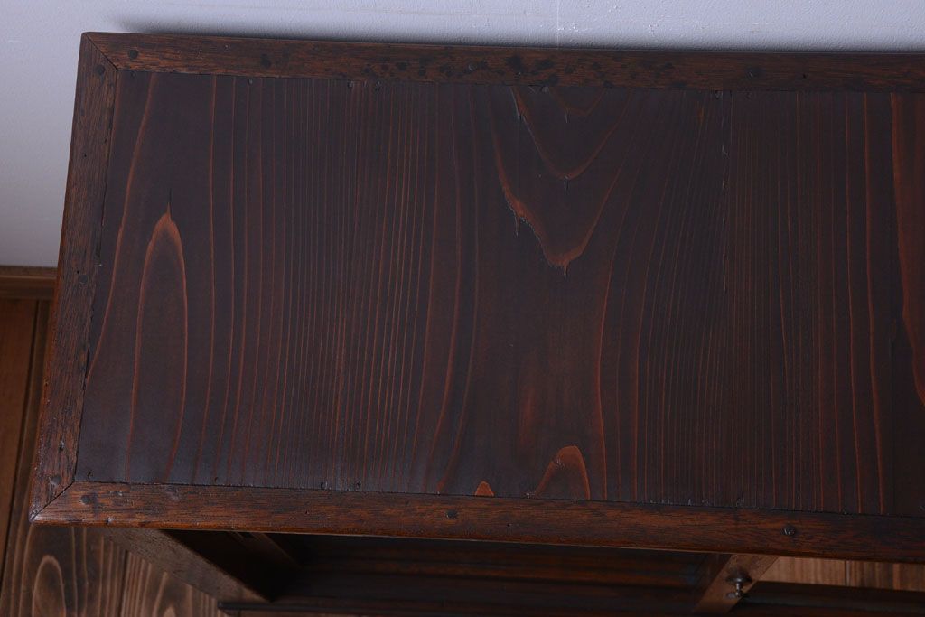 アンティーク家具　和製アンティーク　上品なデザインのガラス戸収納棚