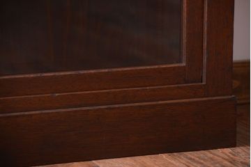 アンティーク家具　和製アンティーク　上品なデザインのガラス戸収納棚