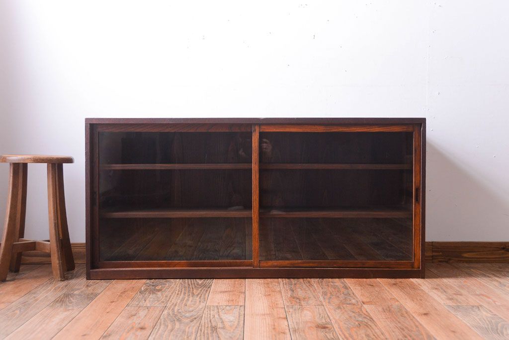 アンティーク家具　和製アンティーク　前面欅材!大きなガラス引き戸の収納棚(2)