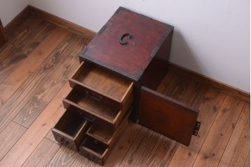 アンティーク家具　古民具・骨董　江戸期　かくし付き!懸硯型佐渡船箪笥(掛硯型、舟箪笥)