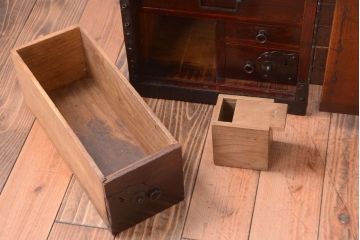 アンティーク家具　古民具・骨董　江戸期　かくし付き!懸硯型佐渡船箪笥(掛硯型、舟箪笥)