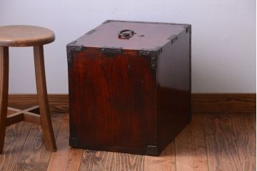 アンティーク家具　古民具・骨董　江戸期　かくし付き!懸硯型佐渡船箪笥(掛硯型、舟箪笥)