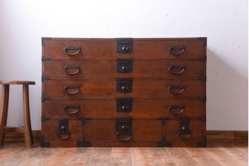 アンティーク家具　古民具・骨董　江戸〜明治期　総桐材!珍しいデザインの薄型時代箪笥(桐箪笥、桐たんす)