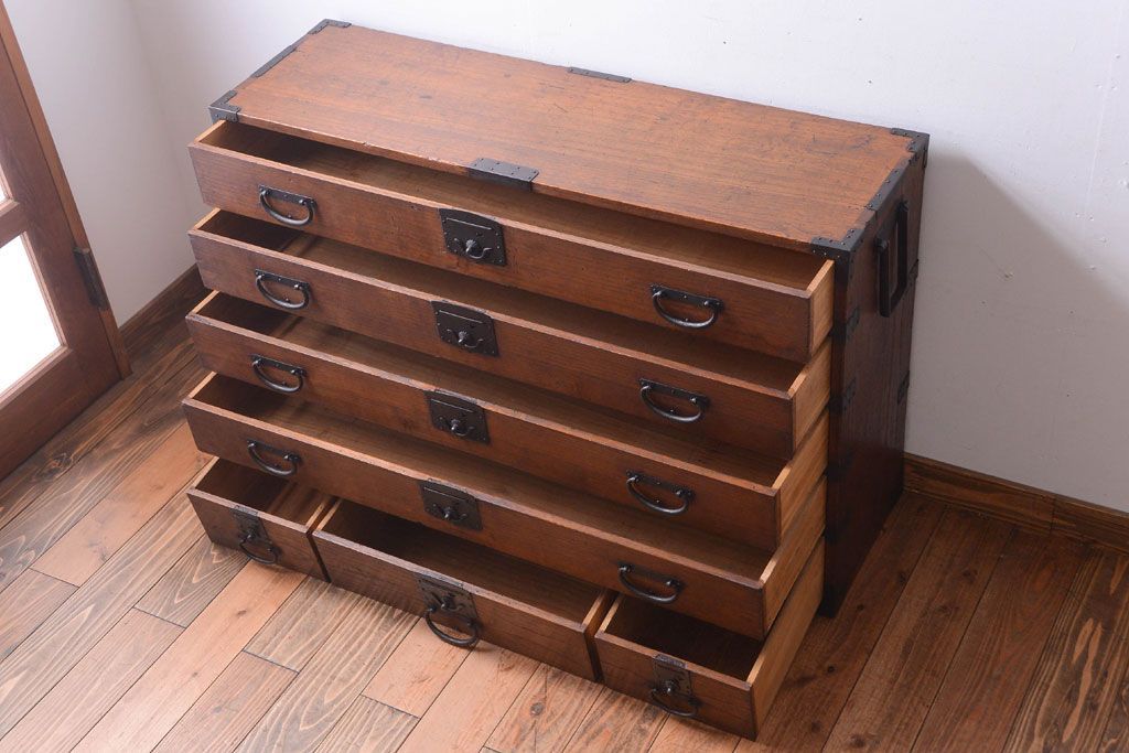 アンティーク家具　古民具・骨董　江戸〜明治期　総桐材!珍しいデザインの薄型時代箪笥(桐箪笥、桐たんす)