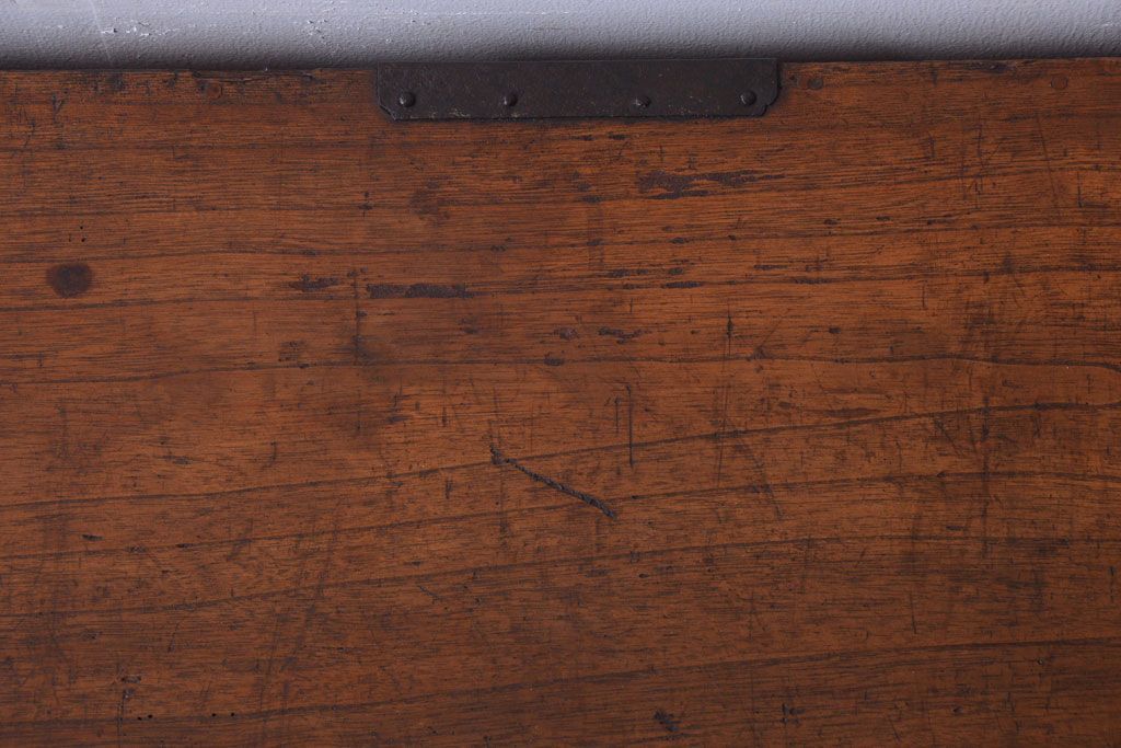 アンティーク家具　古民具・骨董　江戸〜明治期　総桐材!珍しいデザインの薄型時代箪笥(桐箪笥、桐たんす)