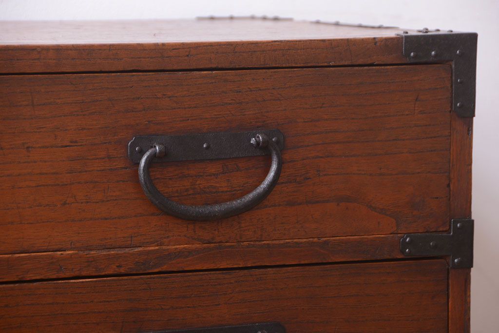 アンティーク家具　古民具・骨董　江戸〜明治期　総桐材!珍しいデザインの薄型時代箪笥(桐箪笥、桐たんす)