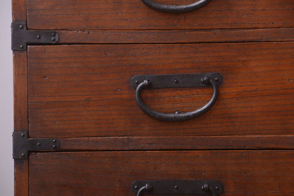 アンティーク家具　古民具・骨董　江戸〜明治期　総桐材!珍しいデザインの薄型時代箪笥(桐箪笥、桐たんす)