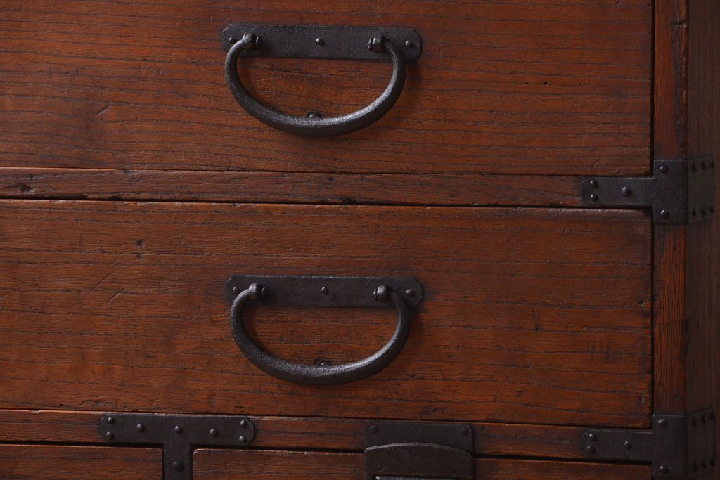 アンティーク家具　古民具・骨董　江戸〜明治期　総桐材!珍しいデザインの薄型時代箪笥(桐箪笥、桐たんす)