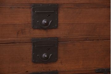 アンティーク家具　古民具・骨董　江戸〜明治期　総桐材!珍しいデザインの薄型時代箪笥(桐箪笥、桐たんす)