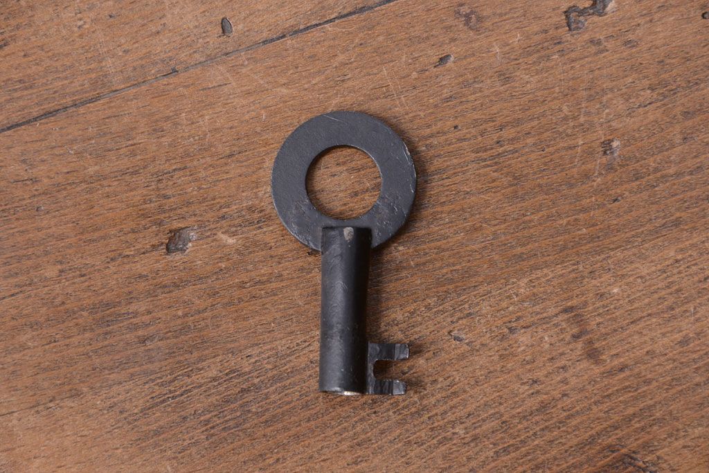 アンティーク家具　古民具・骨董　江戸〜明治期　総桐材!珍しいデザインの薄型時代箪笥(桐箪笥、桐たんす)