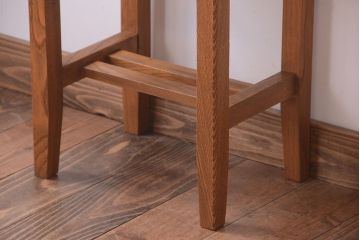 レトロ家具　和製アンティーク　古い欅材のレトロなクッション座面角スツール