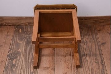 レトロ家具　和製アンティーク　古い欅材のレトロなクッション座面角スツール