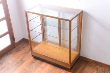 レトロ家具　昭和レトロ　古いナラ材の縦型アンティークガラスケース(2)