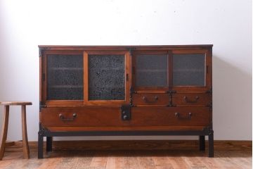 アンティーク家具　古民具・骨董　結霜ガラス入り!前面欅材の時代箪笥ローボード