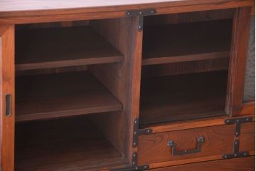 アンティーク家具　古民具・骨董　結霜ガラス入り!前面欅材の時代箪笥ローボード