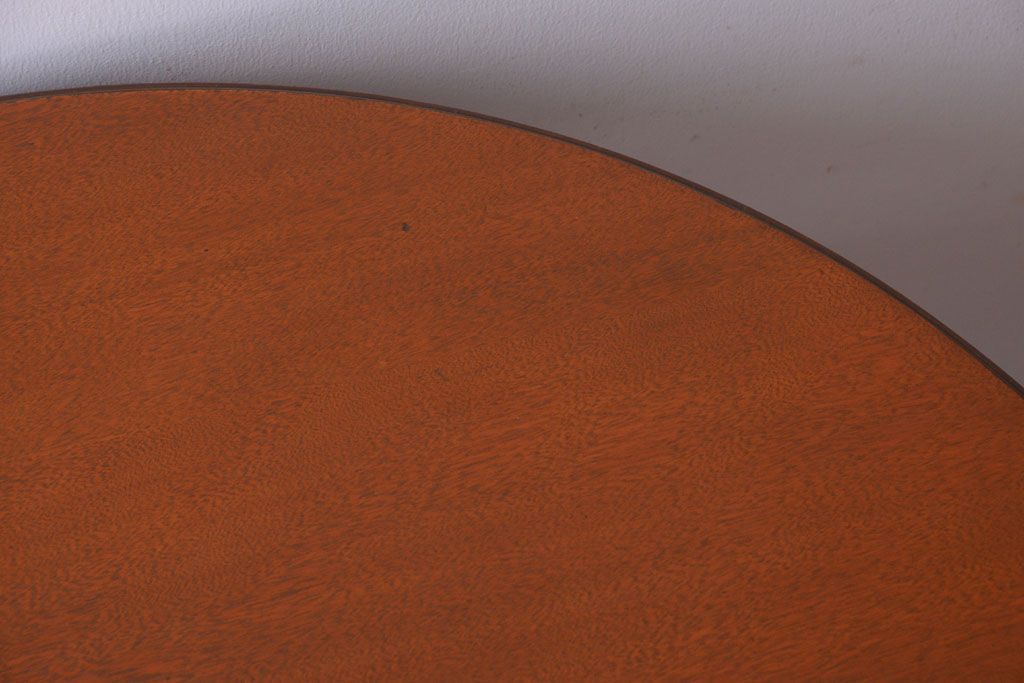 レトロ家具　和製アンティーク　レトロデザインのラウンドテーブル