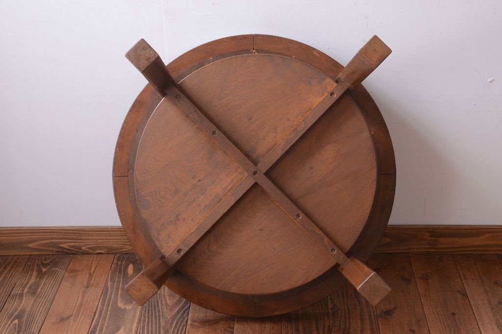 レトロ家具　和製アンティーク　レトロデザインのラウンドテーブル