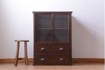 アンティーク家具　古民具・骨董　引き出し3杯付き!モールガラス入り引き戸収納棚