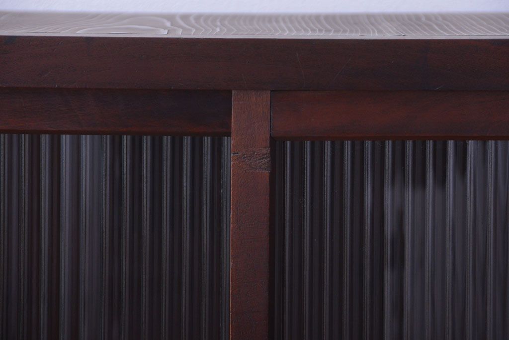 アンティーク家具　古民具・骨董　引き出し3杯付き!モールガラス入り引き戸収納棚