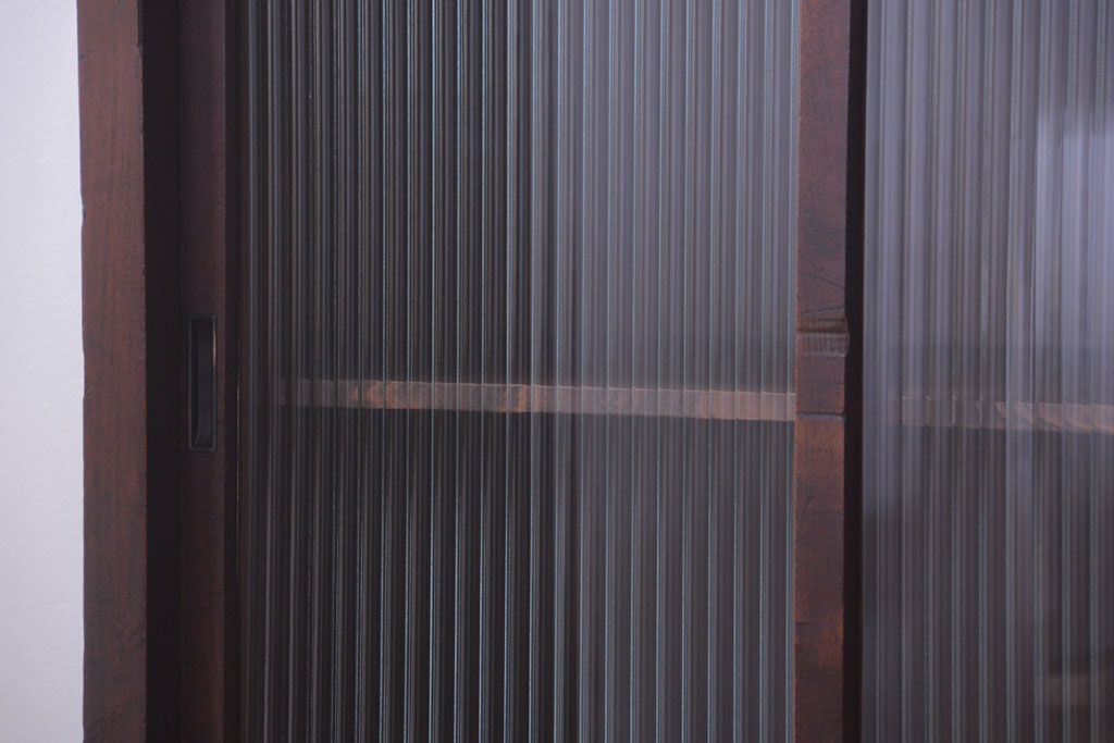 アンティーク家具　古民具・骨董　引き出し3杯付き!モールガラス入り引き戸収納棚