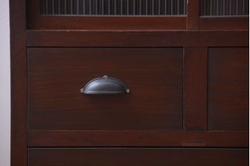 アンティーク家具　古民具・骨董　引き出し3杯付き!モールガラス入り引き戸収納棚