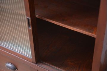 アンティーク家具　古民具・骨董　引き出し3杯付き!モールガラス入り引き戸収納棚