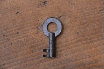 アンティーク家具　古民具・骨董　明治期　かくし付き!木肌が美しい総桐材の観音開き衣装箪笥(桐箪笥、桐たんす)