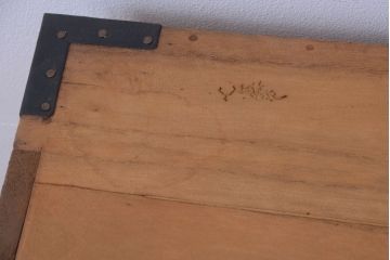 アンティーク家具　古民具・骨董　シンプルな丸金具の木味衣装箪笥