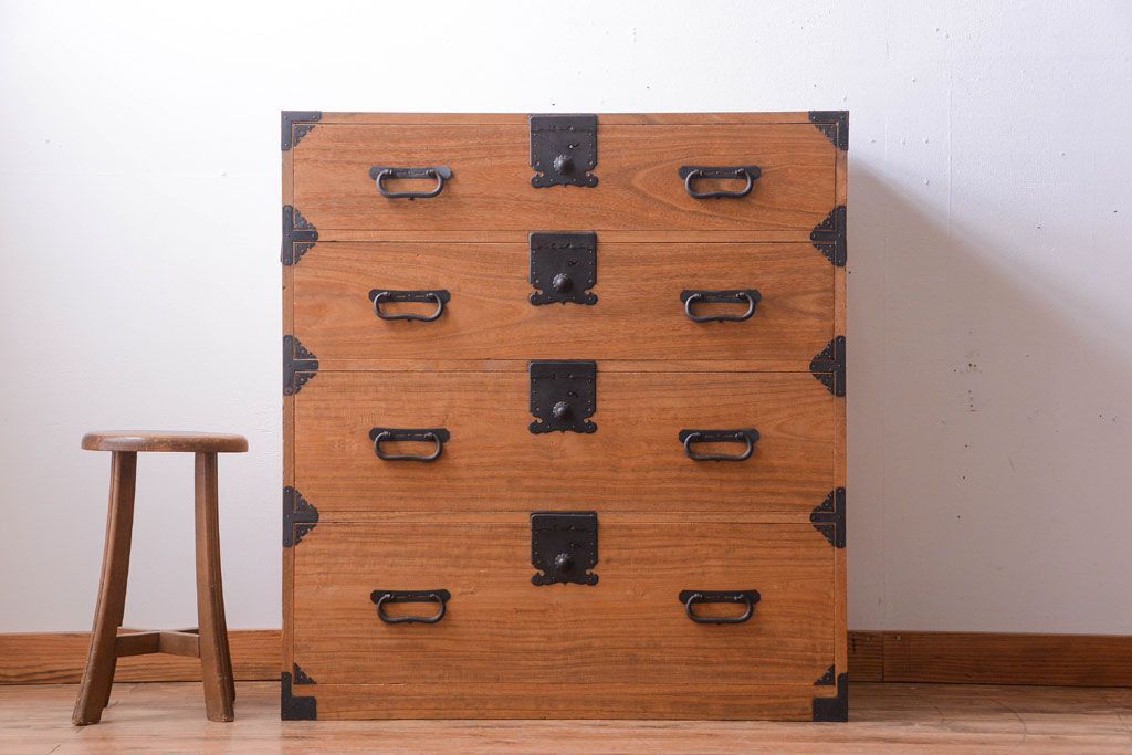 アンティーク家具　古民具・骨董　明治〜大正期　上質な造りの総桐材製一本物アンティーク衣装箪笥(桐箪笥、桐たんす)