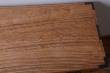 アンティーク家具　古民具・骨董　明治〜大正期　上質な造りの総桐材製一本物アンティーク衣装箪笥(桐箪笥、桐たんす)