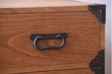 アンティーク家具　古民具・骨董　明治〜大正期　上質な造りの総桐材製一本物アンティーク衣装箪笥(桐箪笥、桐たんす)