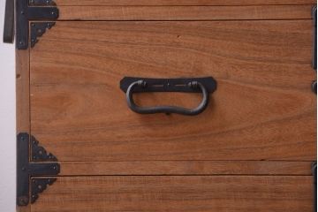 アンティーク家具　古民具・骨董　明治〜大正期　上質な造りの総桐材製一本物アンティーク衣装箪笥(桐箪笥、桐たんす)