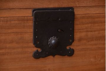 アンティーク家具　古民具・骨董　明治〜大正期　上質な造りの総桐材製一本物アンティーク衣装箪笥(桐箪笥、桐たんす)