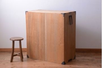 アンティーク家具　古民具・骨董　明治〜大正期　上質な造りの総桐材製一本物アンティーク衣装箪笥(桐箪笥、桐たんす)