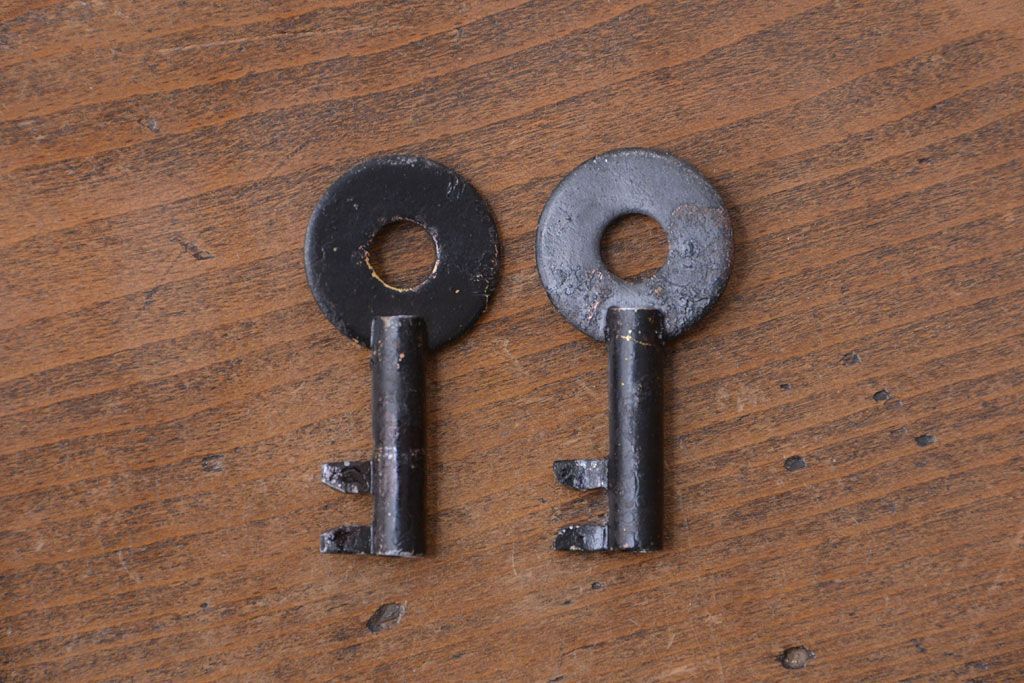 アンティーク家具　古民具・骨董　明治〜大正期　上質な造りの総桐材製一本物アンティーク衣装箪笥(桐箪笥、桐たんす)