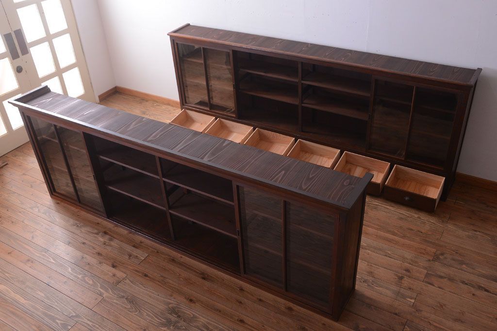 アンティーク家具　和製アンティーク　九尺物!4枚扉付き特大サイズの薄型木製戸棚