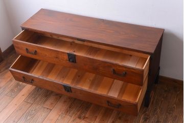 アンティーク家具　古民具・骨董　重厚な鉄脚付き!シンプルで上品な時代箪笥ローボード(ローチェスト)