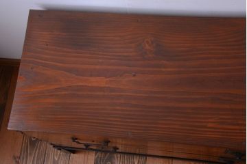 アンティーク家具　古民具・骨董　重厚な鉄脚付き!シンプルで上品な時代箪笥ローボード(ローチェスト)