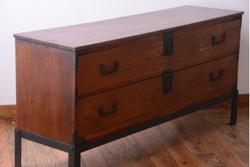 アンティーク家具　古民具・骨董　重厚な鉄脚付き!シンプルで上品な時代箪笥ローボード(ローチェスト)